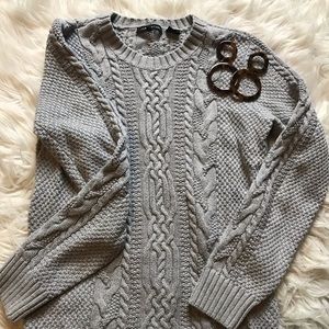 SMALL GREY CABLE KNIT SWEATER